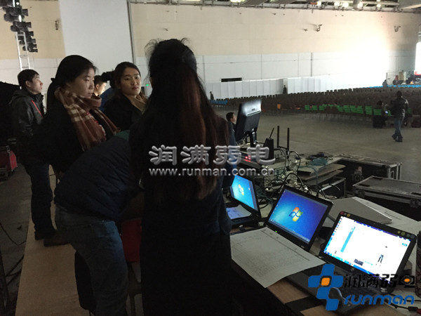 舞臺搭建服務商現(xiàn)場施工2