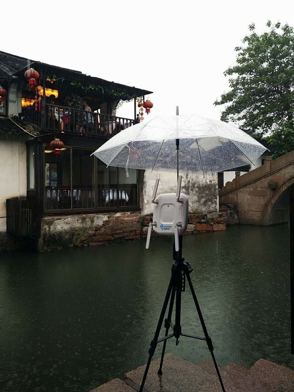 潤滿無線覆蓋技術(shù)團(tuán)隊(duì)為無線AP設(shè)備撐起了小傘